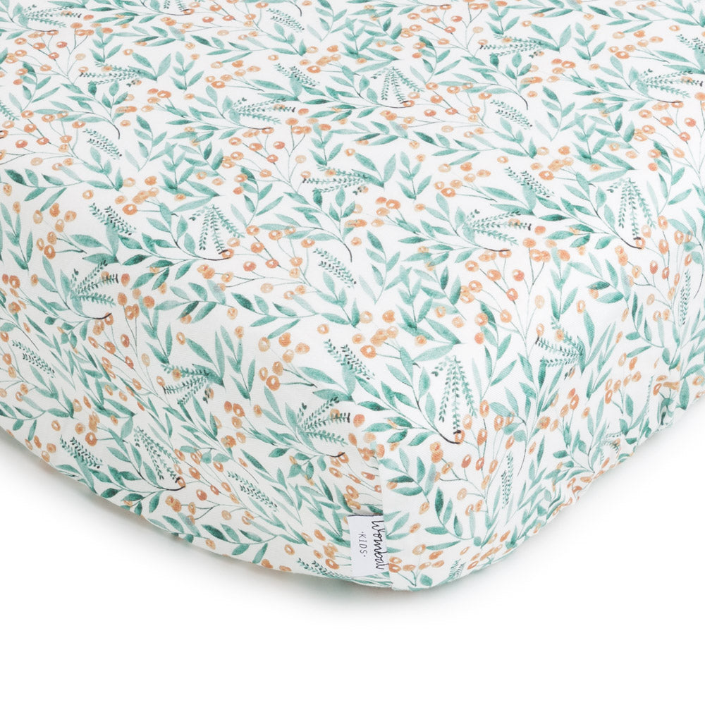 Low adjustable sheet for crib and Moses Natura