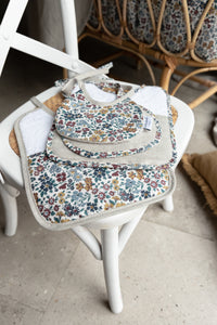 Large Bib Lilibet