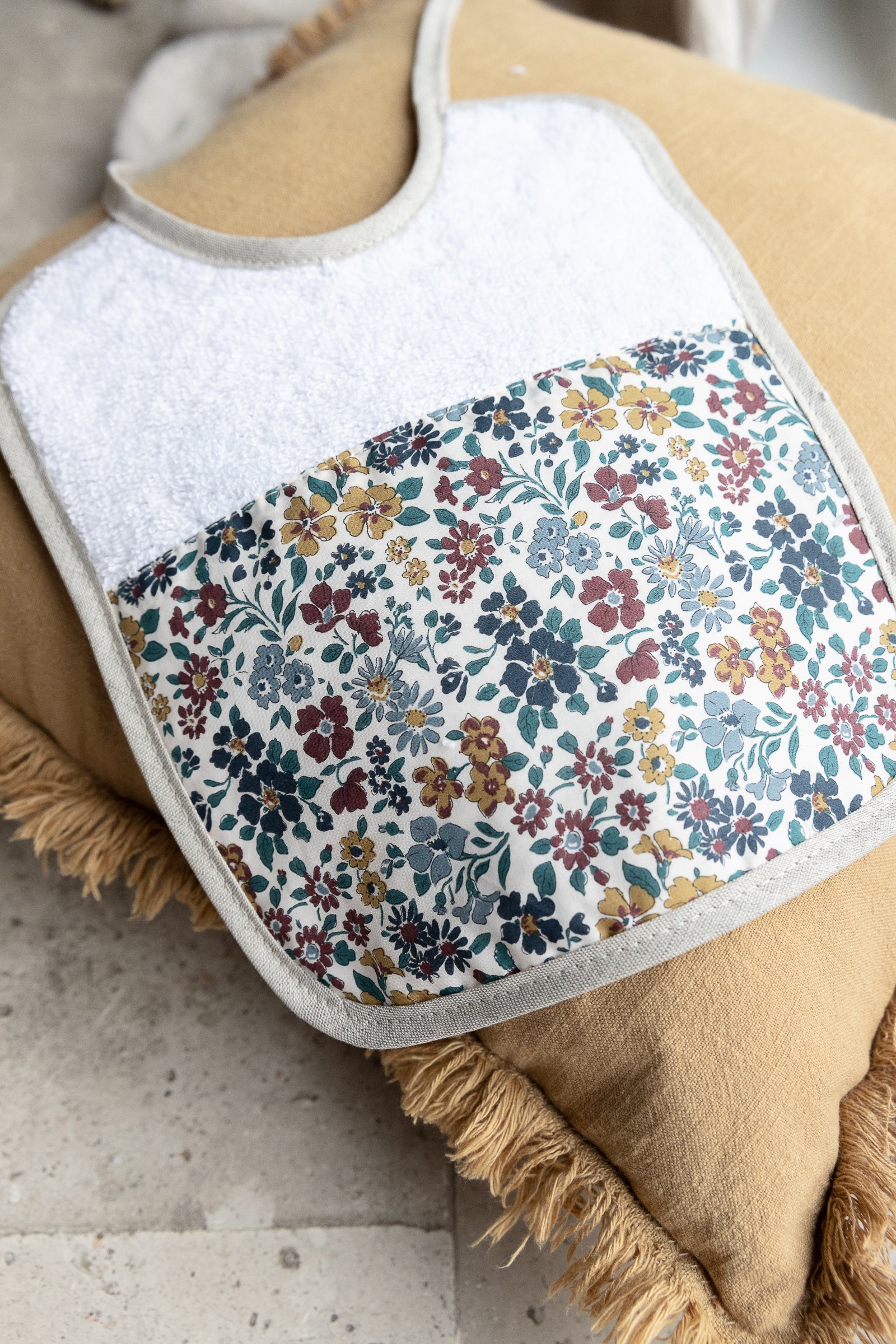 Large Bib Lilibet